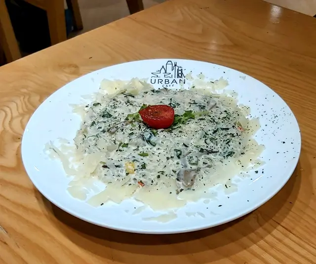 即磨芝士黑松露菠菜大啡菇忌廉意大利飯