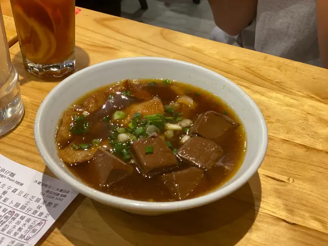 腩汁 豬紅魷魚豬頸肉 加葱