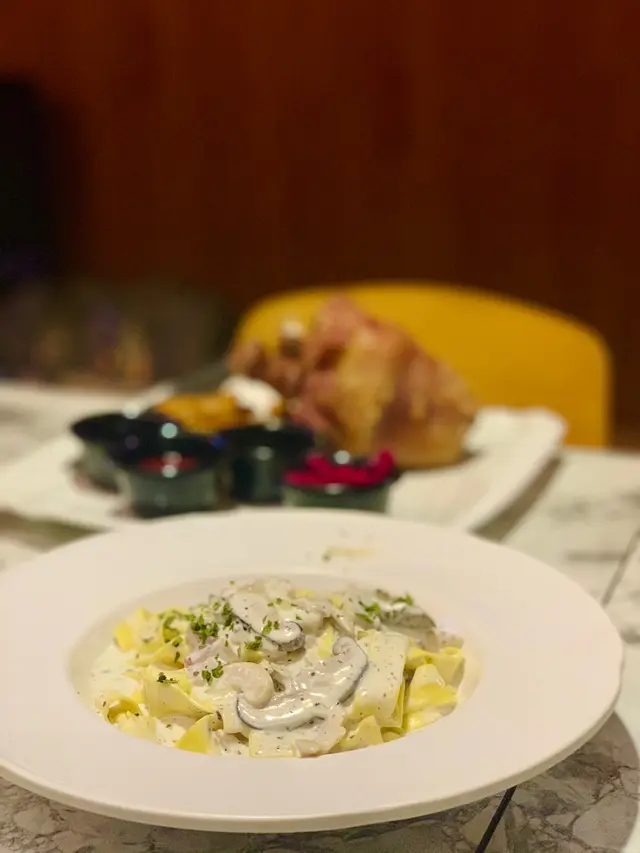 黑松露野菌手打闊條麵
