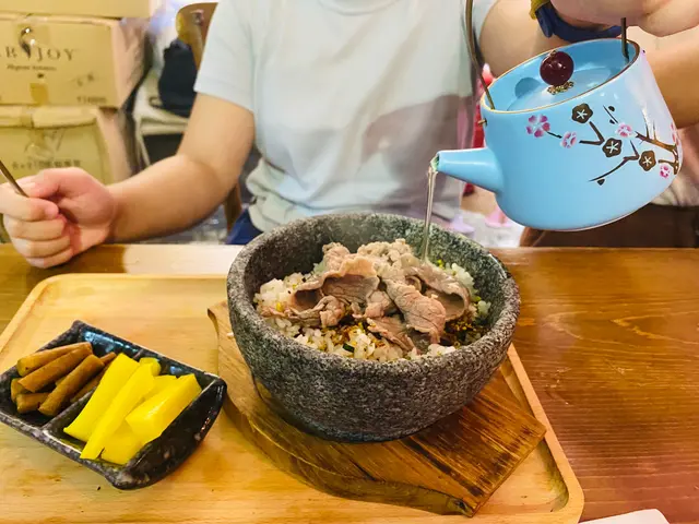 手沖玫瑰牛茶漬飯