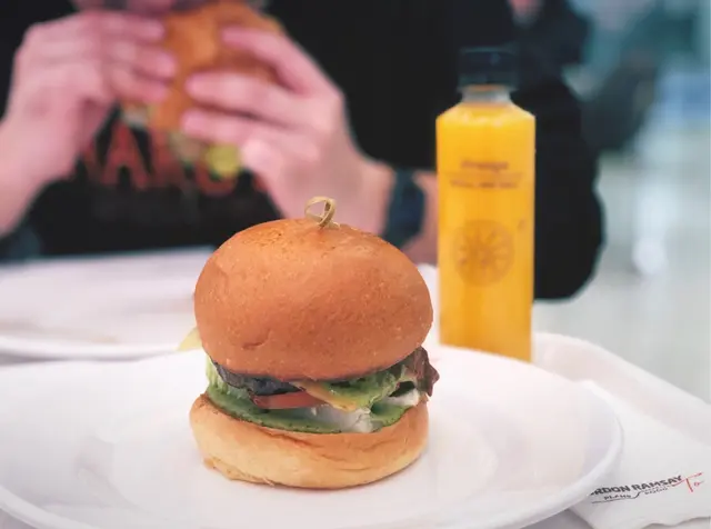 經典牛肋骨漢堡