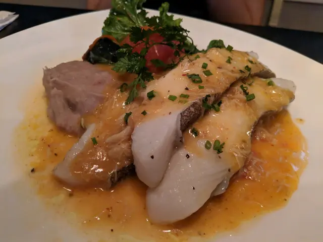 香檸烤比目魚配蟹肉汁