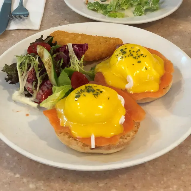 EGG BENEDICT