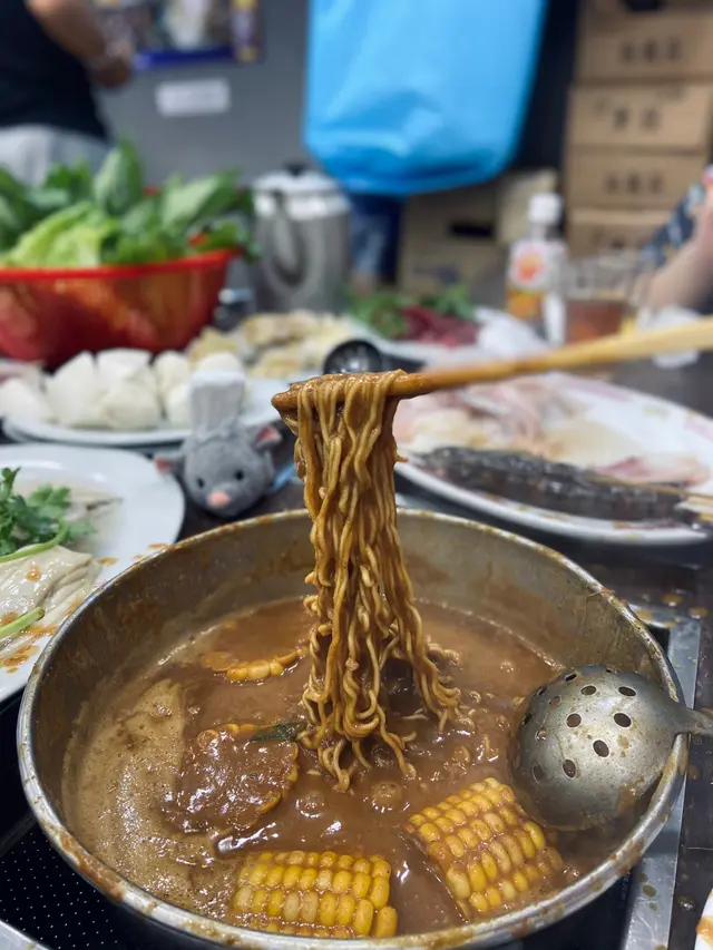 配上濃郁熱辣辣沙嗲湯簡直一絕！