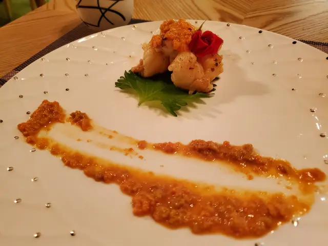 活龍蝦配海膽醬