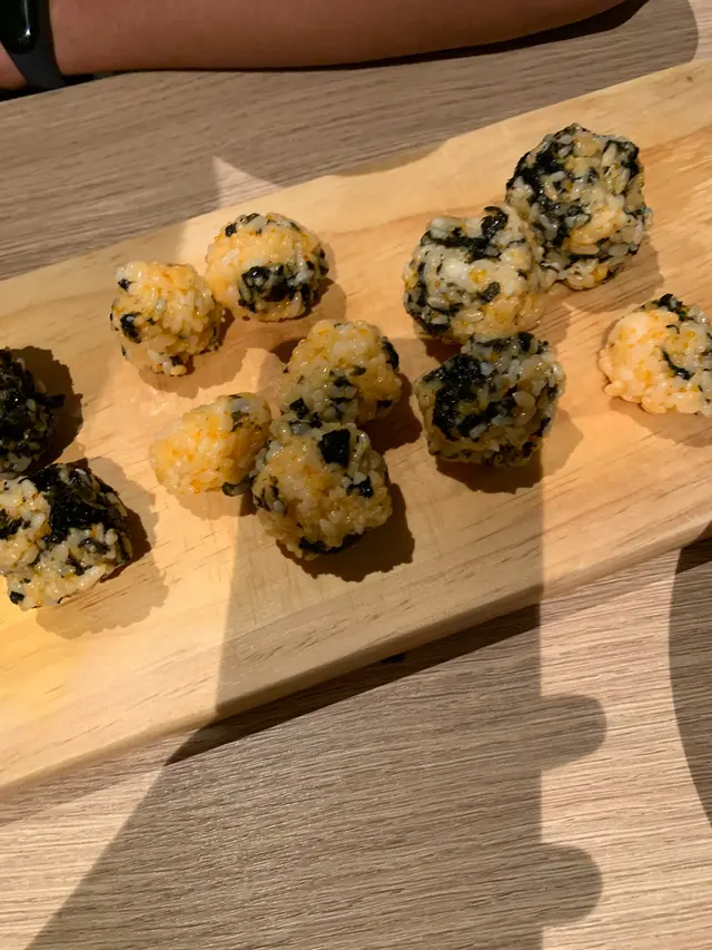 味道可以接受。自己抓，可以玩下。