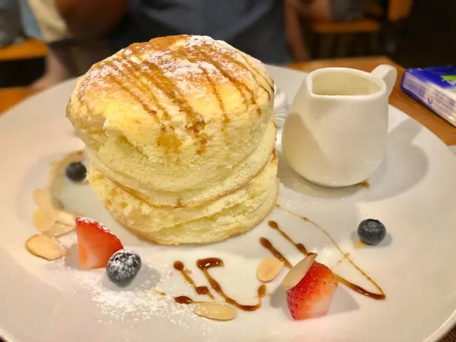 厚Pancake 伴海鹽芝士卡士達醬及雲尼拿雪糕