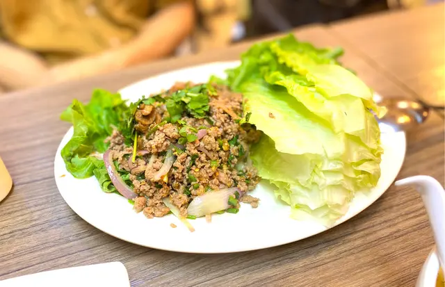 泰東鴨肉生菜包