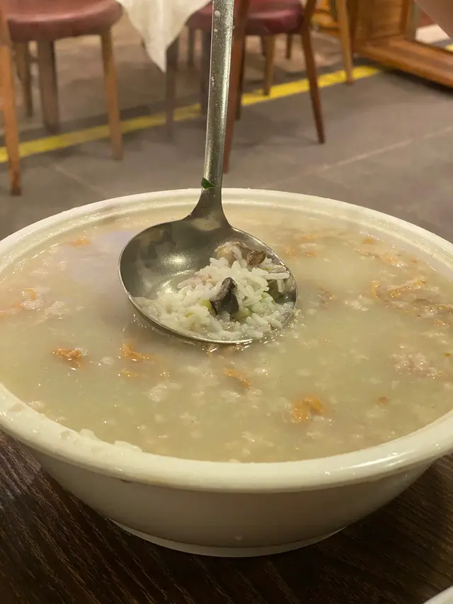 美味鮮甜十分之喜歡食我們叫了一個大號可以四個人happy share