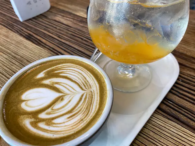 熱奶蓋鮮奶焙茶