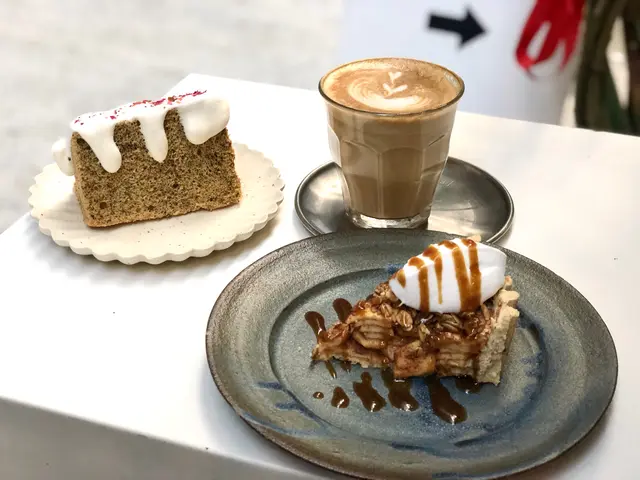 伯爵茶戚風蛋糕  &  可以唔焦糖蘋果烤酥批