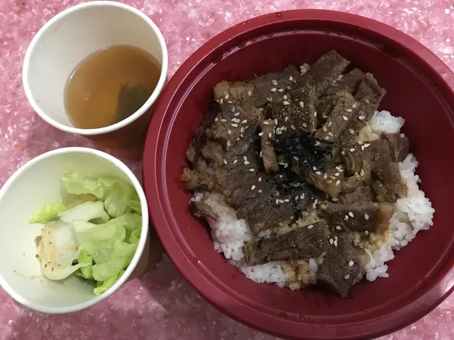 外賣嚟既，計埋外賣盒：Total $76