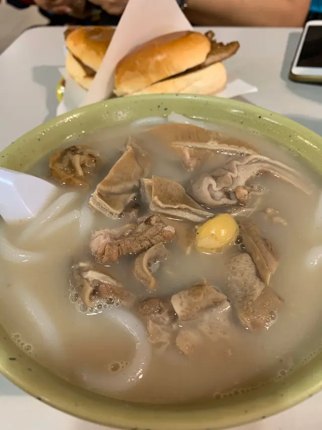 胡椒豬肚米線