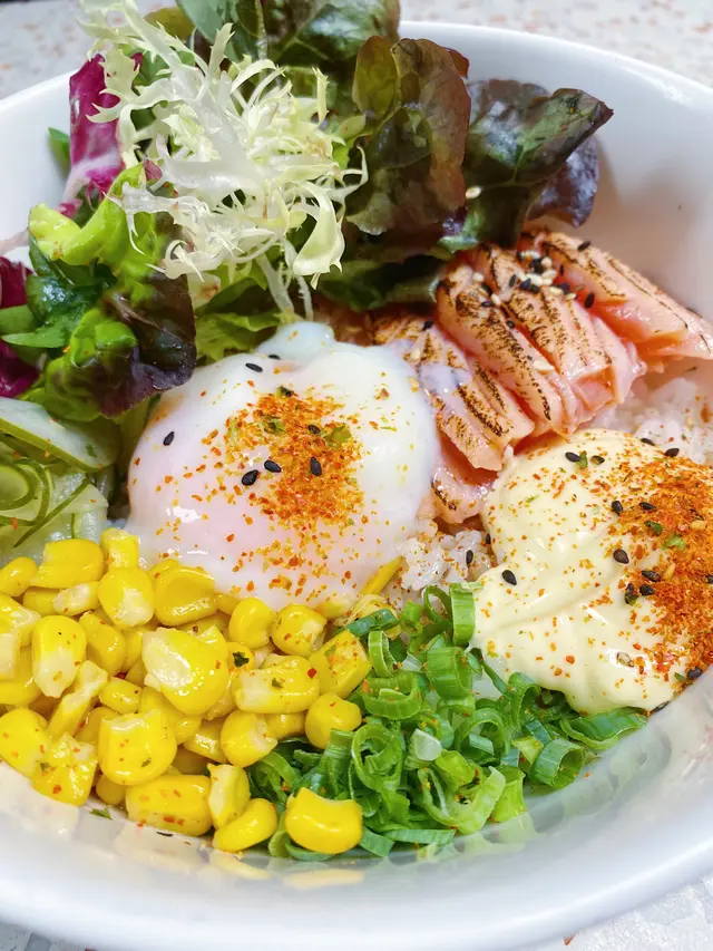 Torched  salmon  don