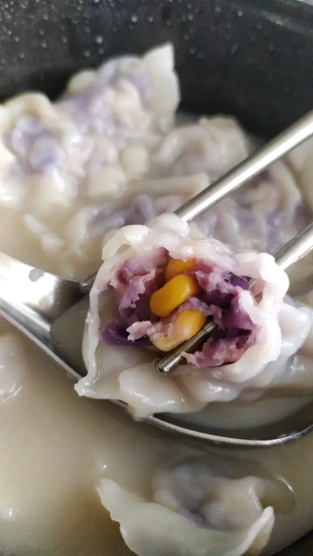 外賣十隻湯餃子
