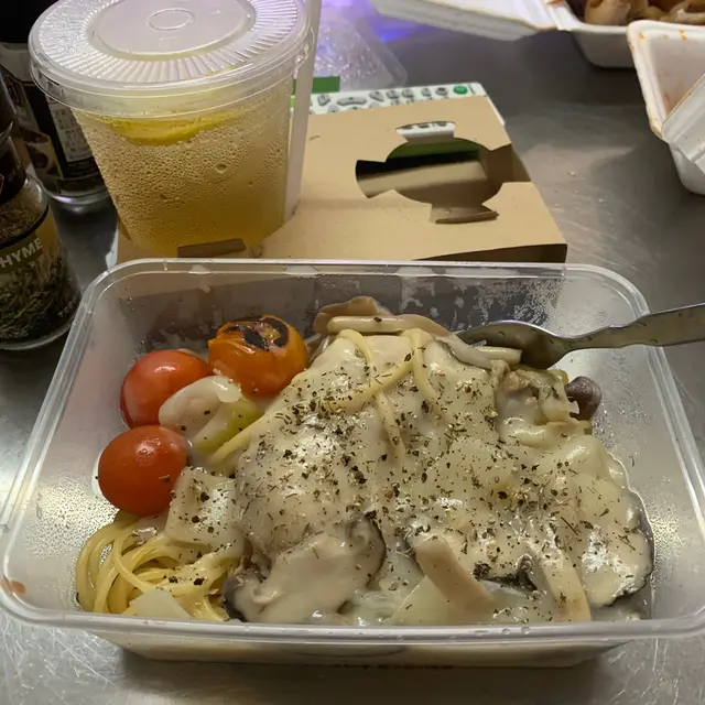 白汁野菌燴雞意粉