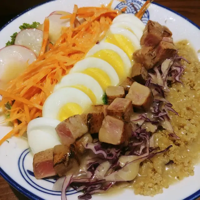 炙燒吞拿魚至尊沙律