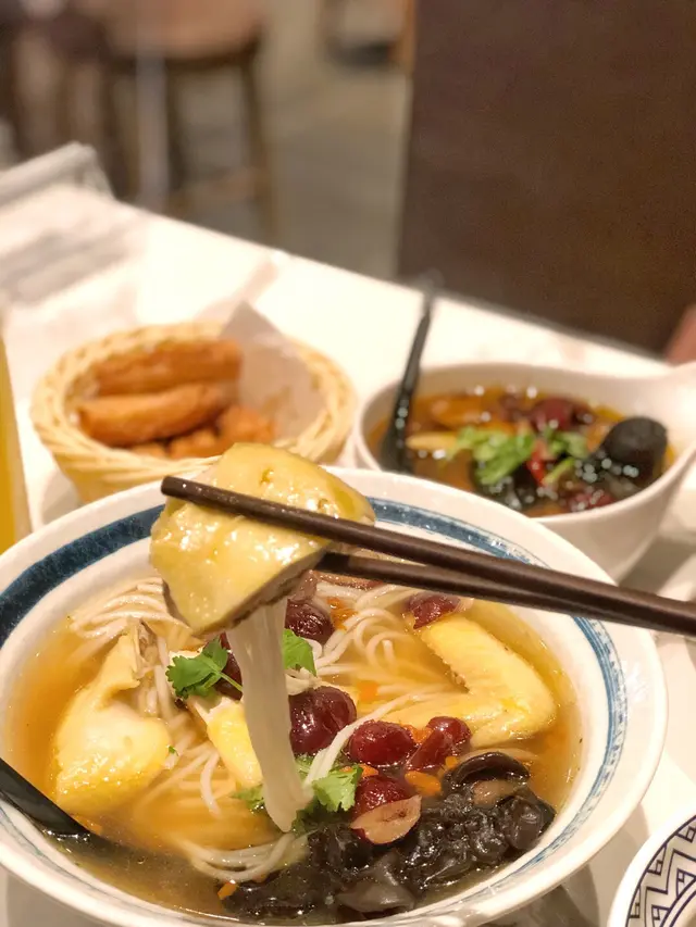 藥膳養生湯農場雞米線