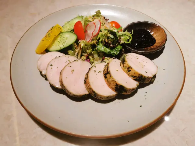 慢煮雞胸肉沙律配無花果醬