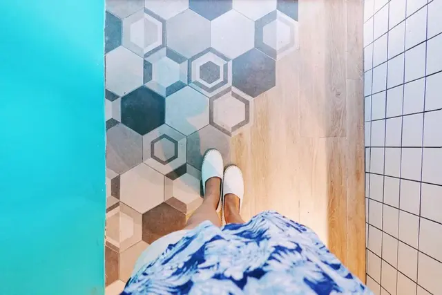 呢個幾何圖案地版，同埋格子牆，細節滿滿～