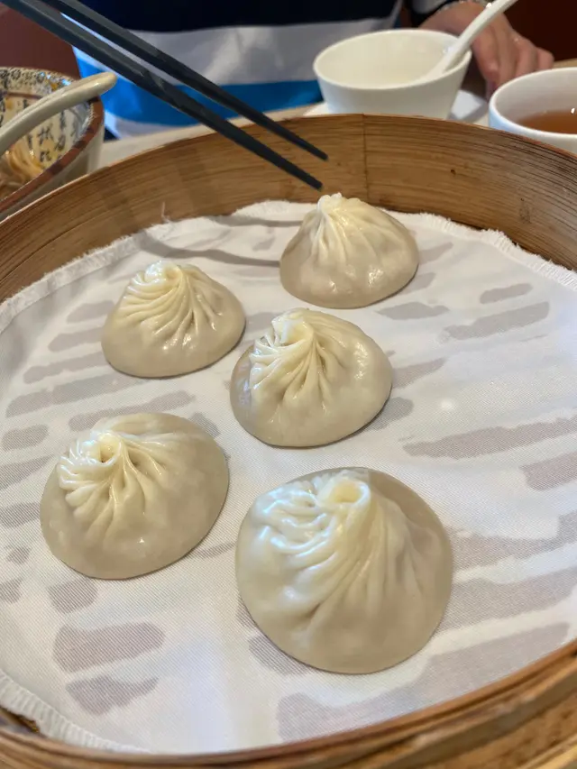 有湯汁,皮薄,肉質和味道一般