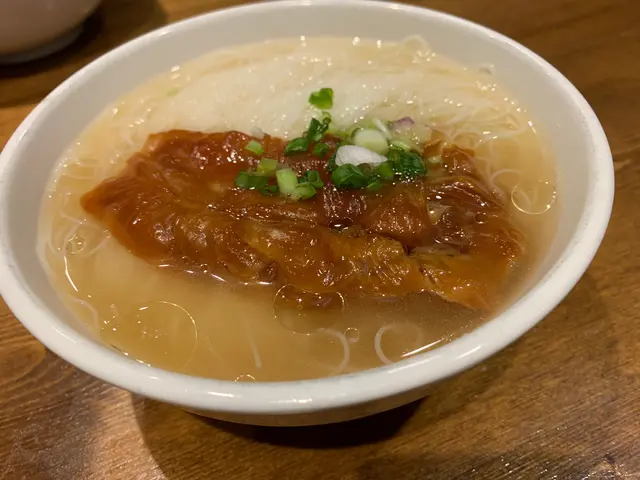 招牌花膠湯米粉