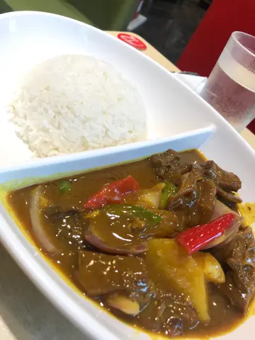 咖哩牛腩飯