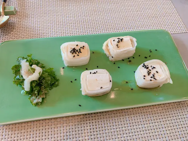 韓式凍豆腐配自家製泡菜