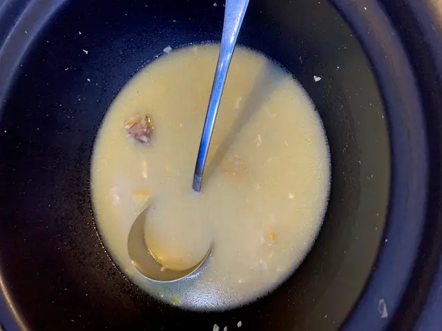 吃完海鮮的粥是這樣? 是水嗎??