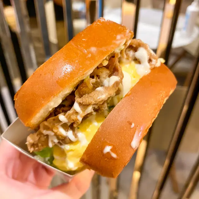 洋蔥牛肉滑蛋吐司