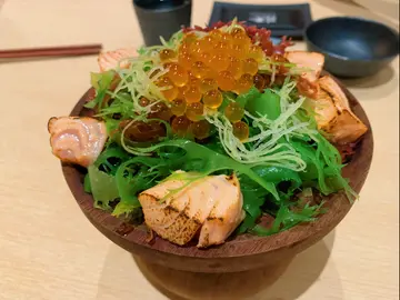 三文鱼子沙律