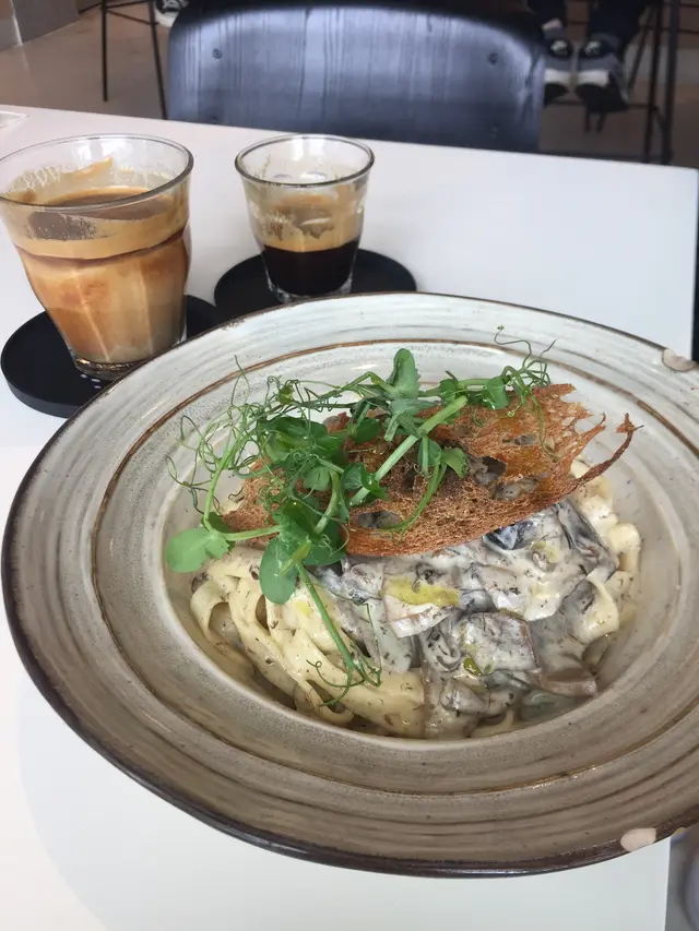 手打意粉配黑松露忌廉醬