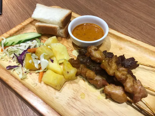 地道串燒(牛、雞各兩串)