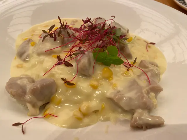 粟米黑豚肉粒飯