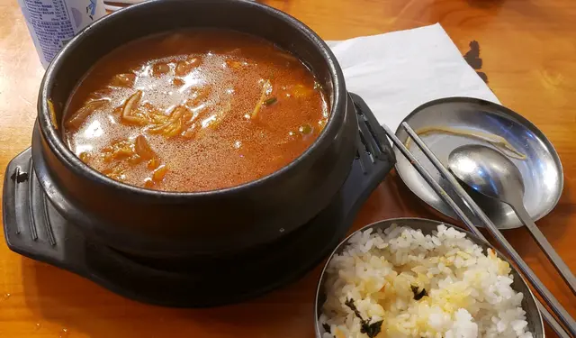 五花腩得幾片,紙一樣咁薄