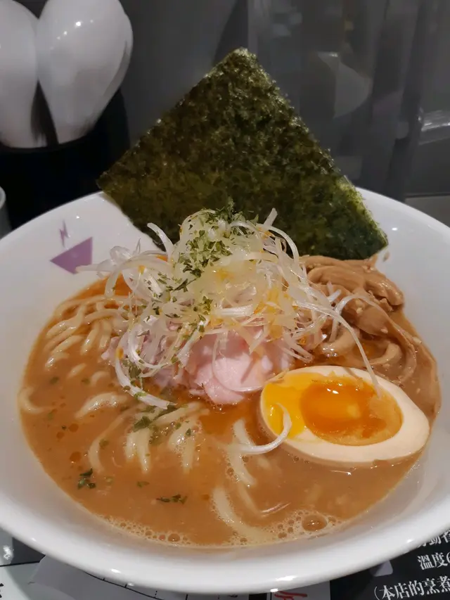 濃厚蟹蝦豚骨拉麵