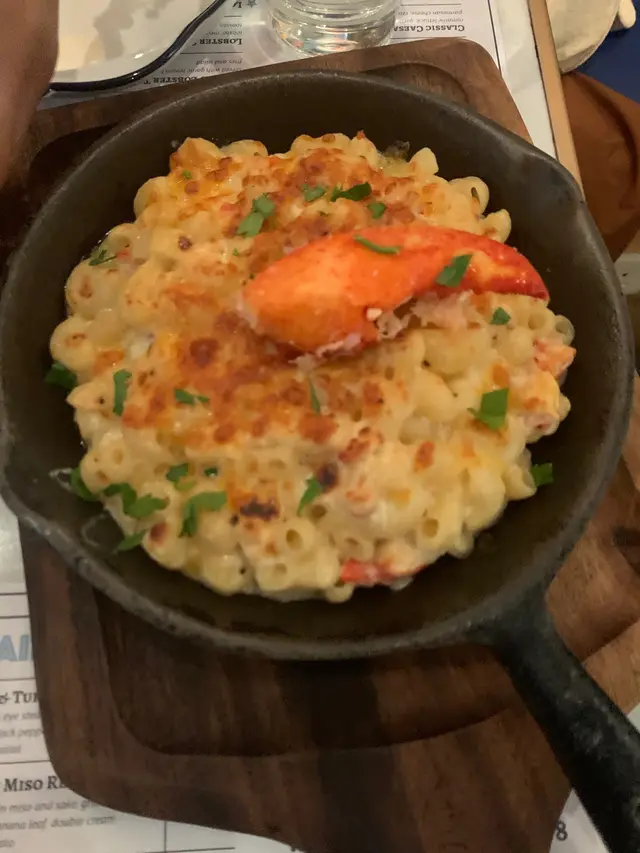 Lobster  mac and  cheese