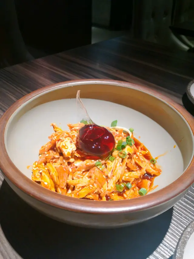 棒棒雞既雞肉好嫩滑，醬汁非常惹味開胃