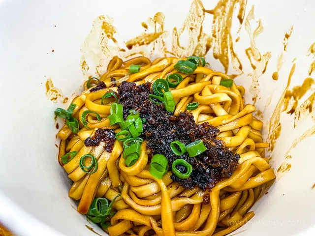 古早蔥油雞乾拌麵 | Dried Shallot Oil Chicken with Dried Shallot Oil Noodles 78HKD