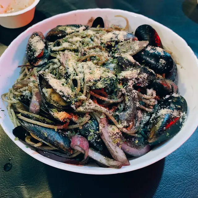 青口墨魚汁燴意粉