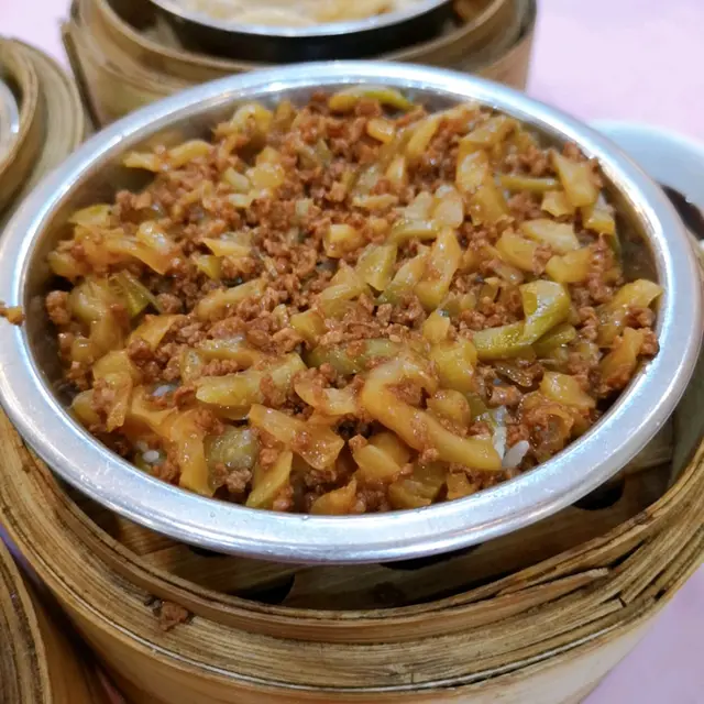 榨菜牛肉碎盅飯