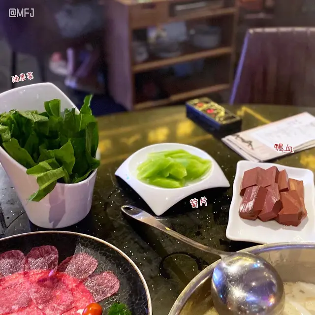 油麥菜  䈑筍片  鴨血