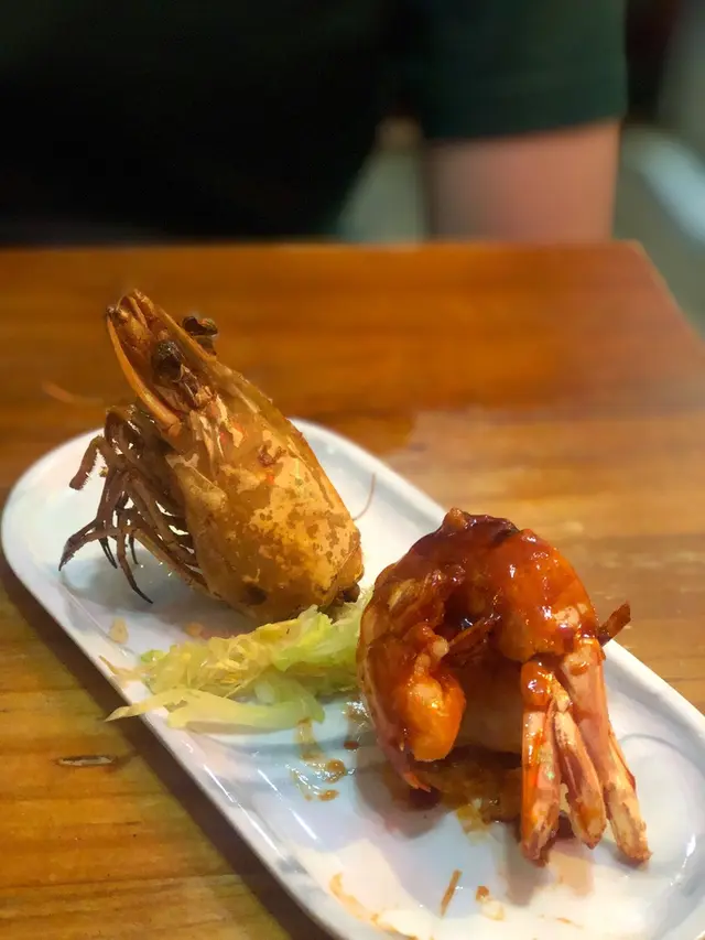 花竹蝦分開一半- 酥炸蝦頭、茄汁蝦碌