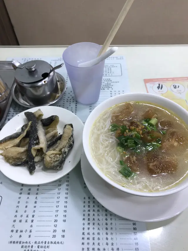 牛筋米粉 炸魚皮半份