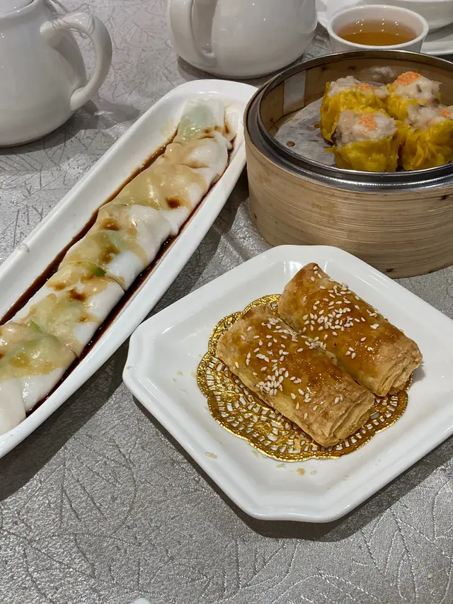 帶子腸，燒賣，叉燒酥