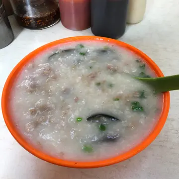 皮蛋碎牛粥