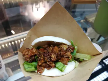 麻辣鸡刈包