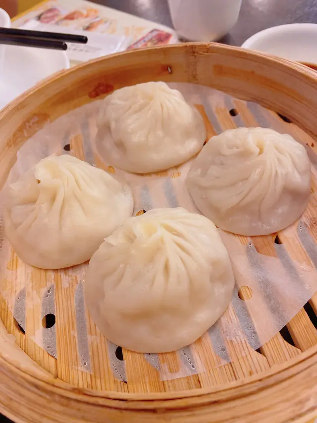 灌湯小籠包