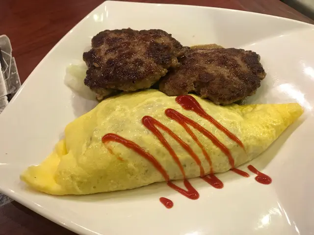 漢堡蛋包飯  芝士西蘭花  巨型洋蔥牛堡