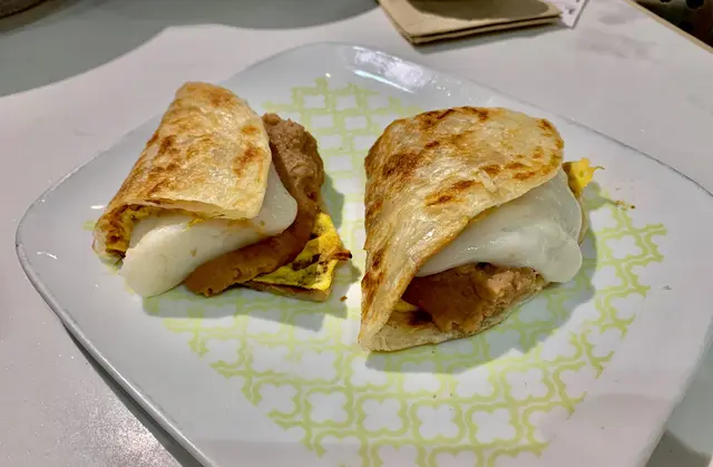 成舊野吾知想點，硬掘掘，芋泥太甜👎🏻